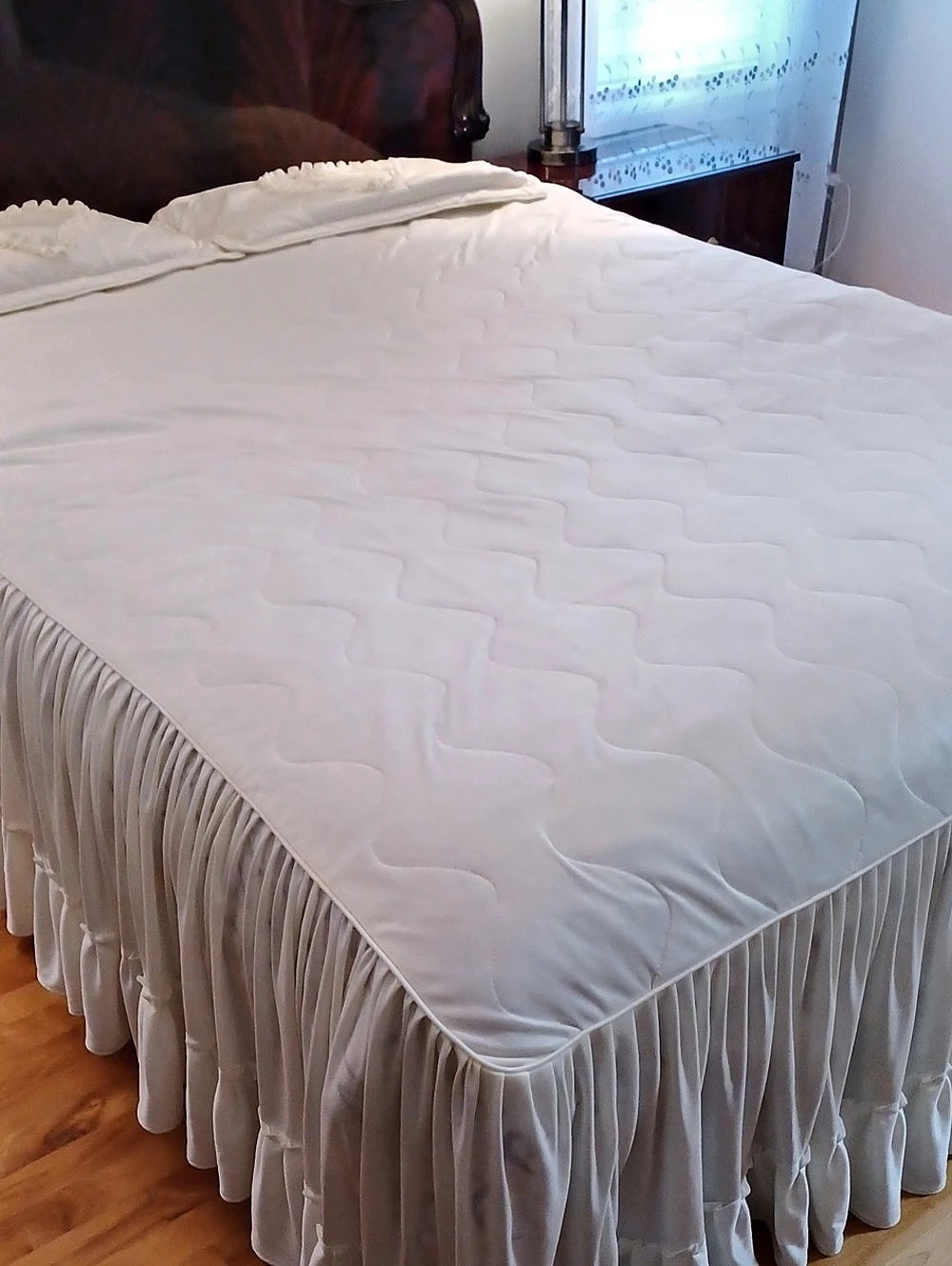 White  Bed Cover With Two Pillowcase Size  Queen.